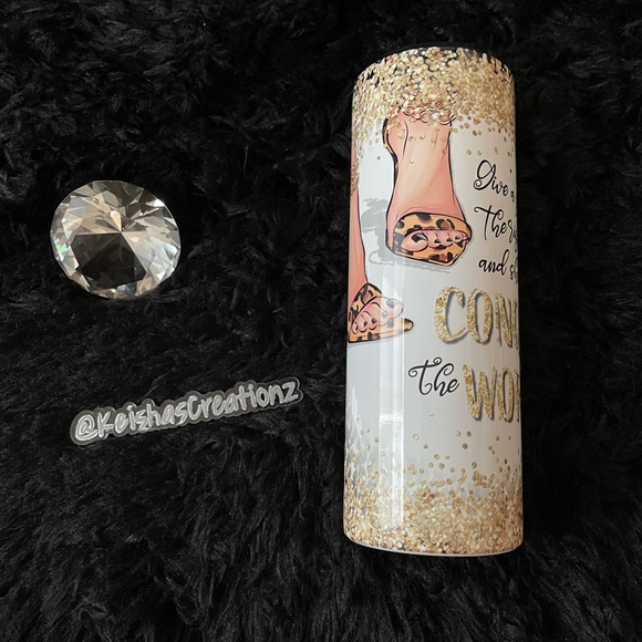 Give a girl the right shoe and she can conquer the world - Picture 2 of 5